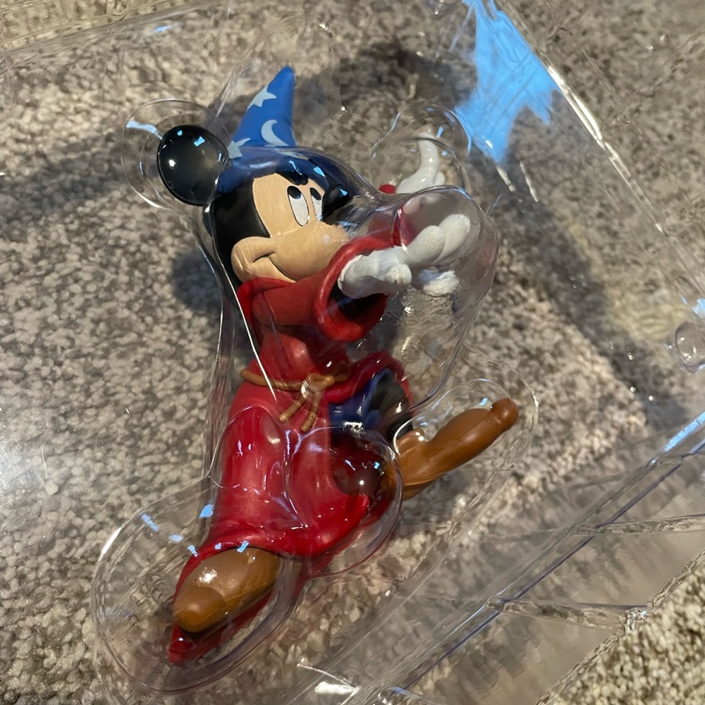 NEW Disney D23 2024 Gold Member Membership Gift - Picture 6 of 9